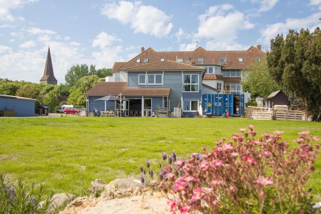Ferienwohnungen Fehmarn Mit Parkplatz In Petersdorf 外观 照片